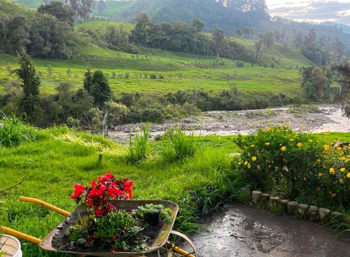 马尼萨莱斯Alojamiento Con Vista Al Rio Y Paisajes Hermosos别墅 外观 照片