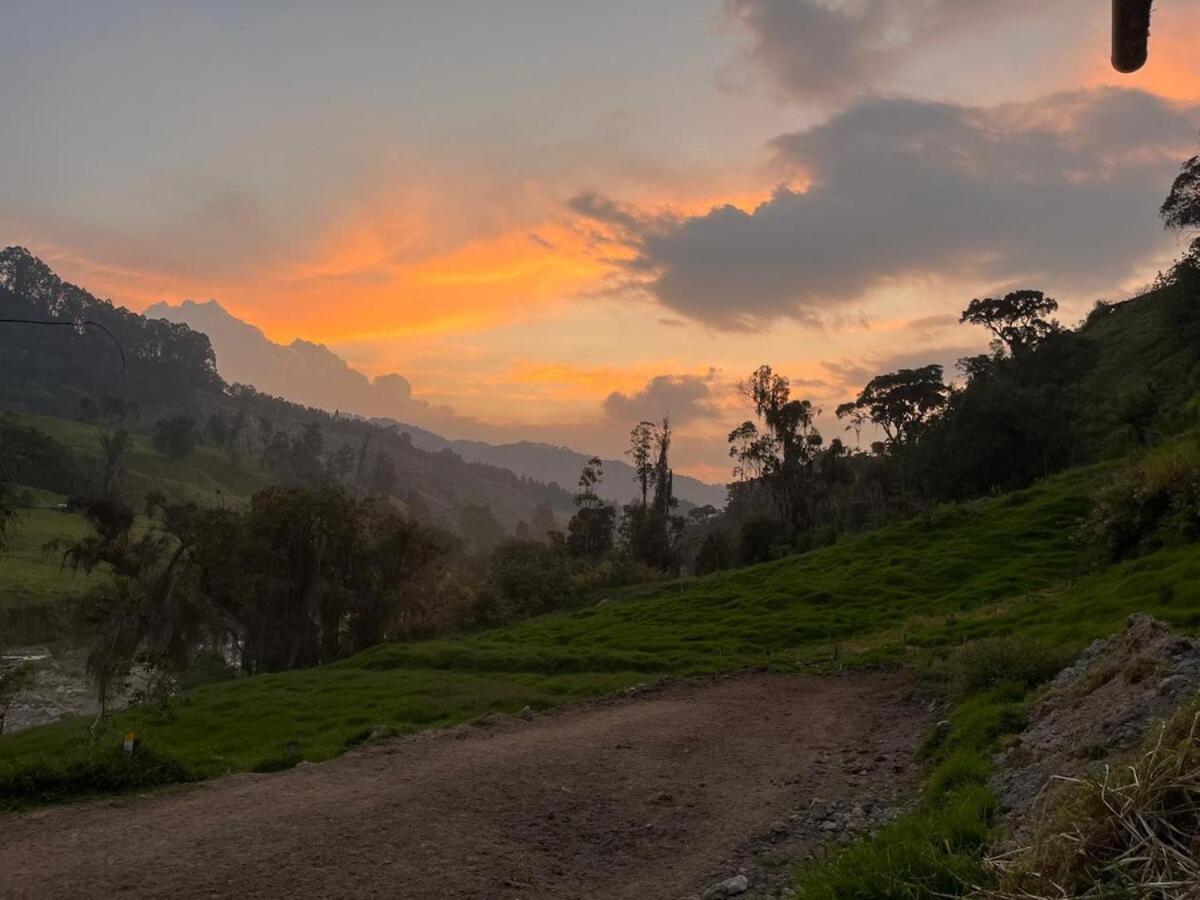 马尼萨莱斯Alojamiento Con Vista Al Rio Y Paisajes Hermosos别墅 外观 照片