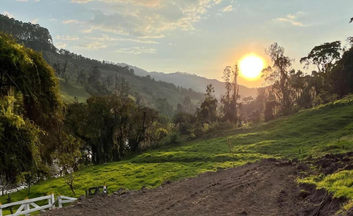 马尼萨莱斯Alojamiento Con Vista Al Rio Y Paisajes Hermosos别墅 外观 照片